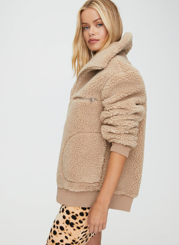 frida-aasen-aritzia-fall-2019-24