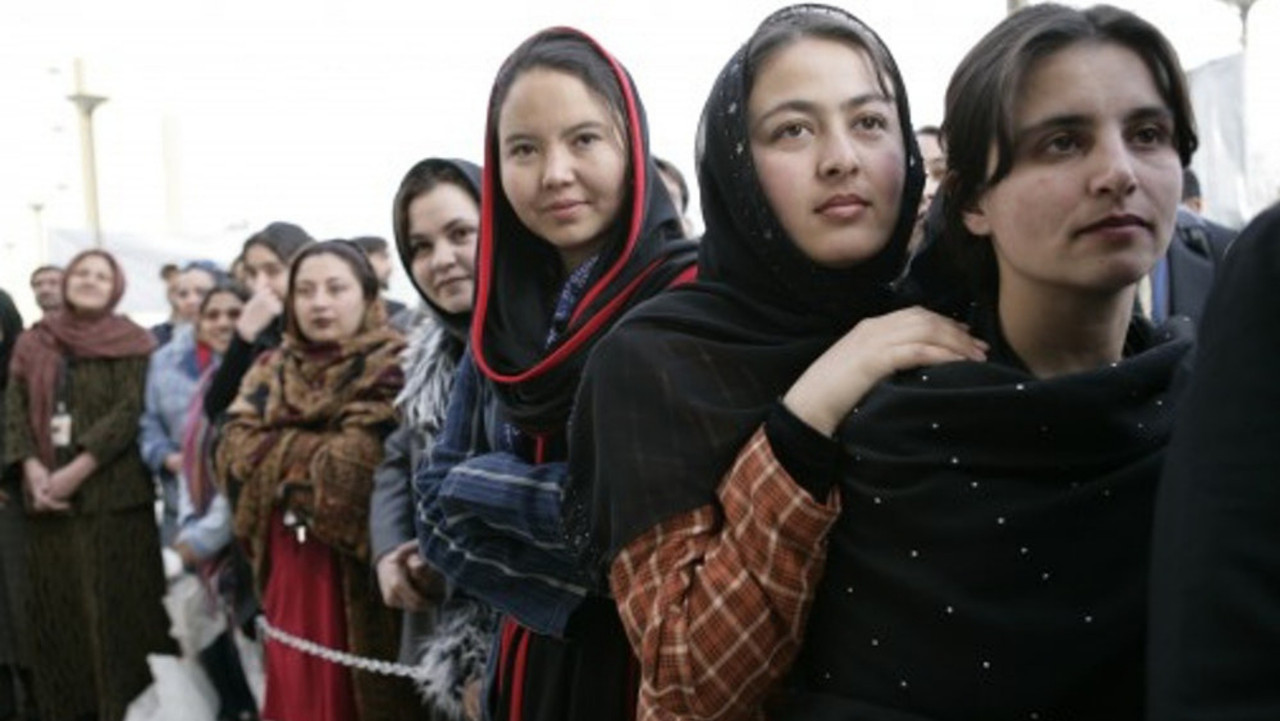 C:\Users\lenovo\Pictures\Saved Pictures\muslim woman\Women_of_Afghanistan.jpg