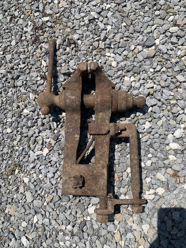 85408240-3720-45EE-BB19-D45BBD7A2AD8