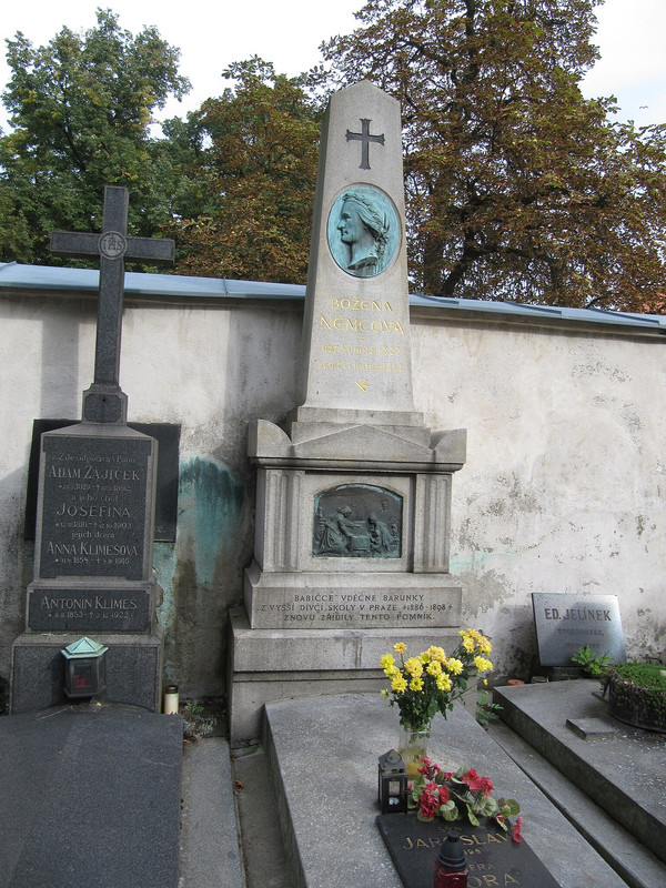 Praha,_Vyšehradský_hřbitov,_Božena_Němcová
