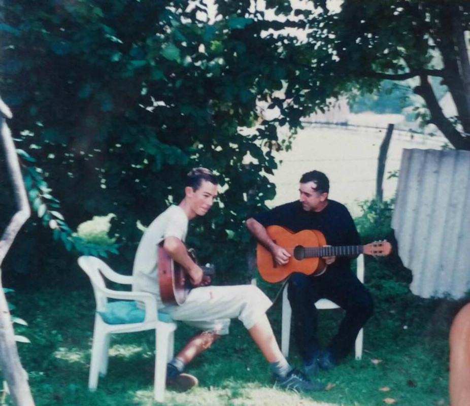 media-share-0-02-05-443aaf36fa3afc8446ad5674bfda94aa0db0ae3dd2c2