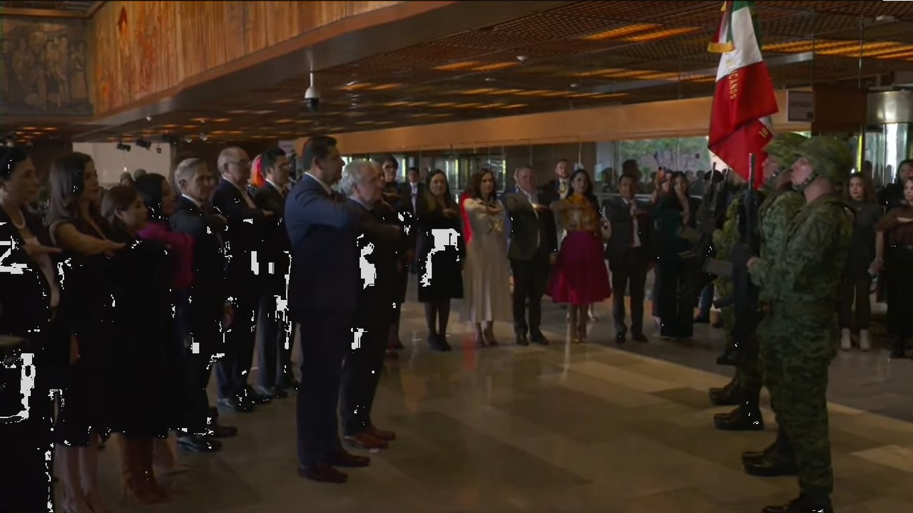 Genera polémica escolta armada del Ejército en Sesión de Congreso General