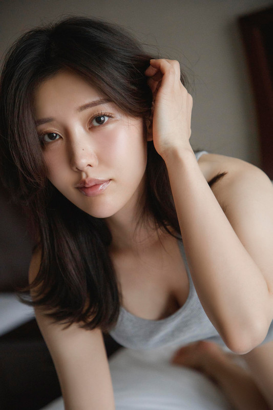Japanese Idol Kanon Shizaki Kabone digital photo book re unplugged Miss KON com 020