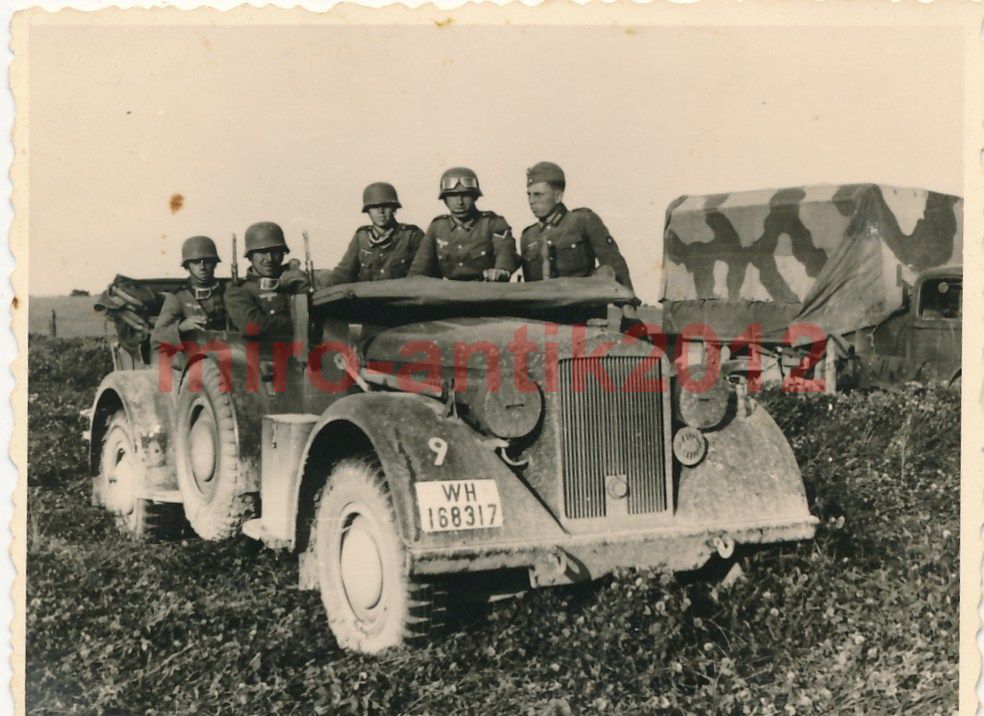 Foto, Wehrmacht, Blick auf eine Kübelbesatzung