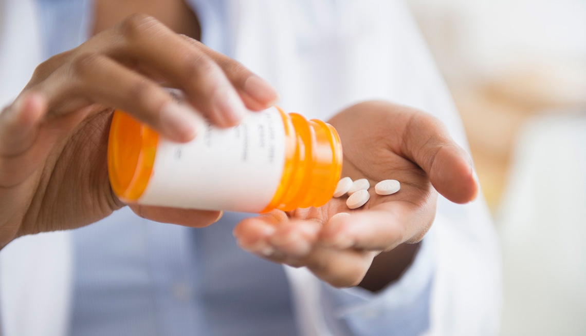 Ibuprofeno podrá ocasionar dolor crónico a corto plazo, estudio