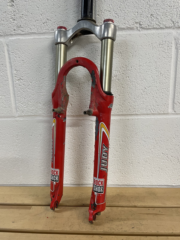 B2DA82B0-A483-4E5D-AF5F-60BE681CB36C