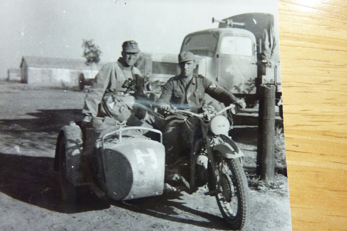 2x KRAD ZÜNDAPP Seitenwagen Schienen-LKW,Kertsch Wehrmacht.