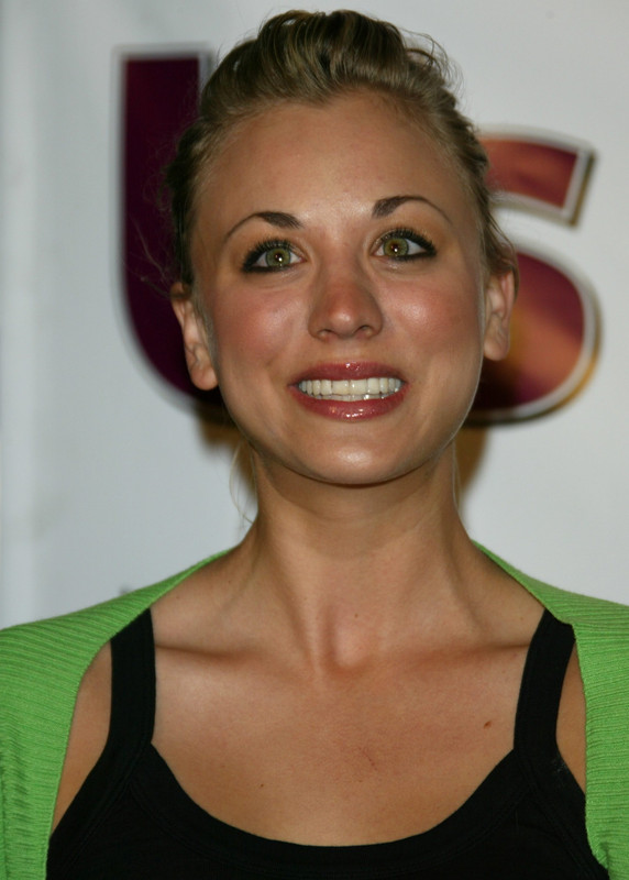 Kaley_Cuoco_-_2005_Young_Hot_Hollywood_Awards_-_13th_April__022