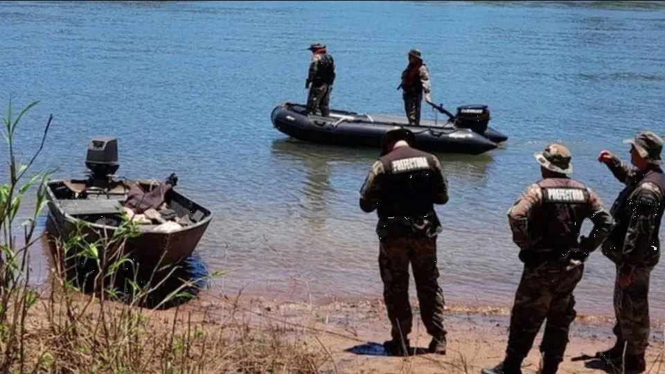 Hallaron los cuerpos de dos hermanitos ahogados por su mamá en el Río Paraná