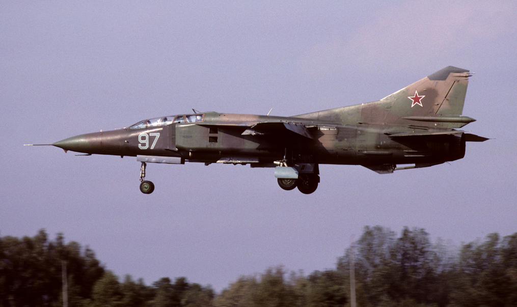 559 APIB Mig-23UB 97 Blue_7902413_2