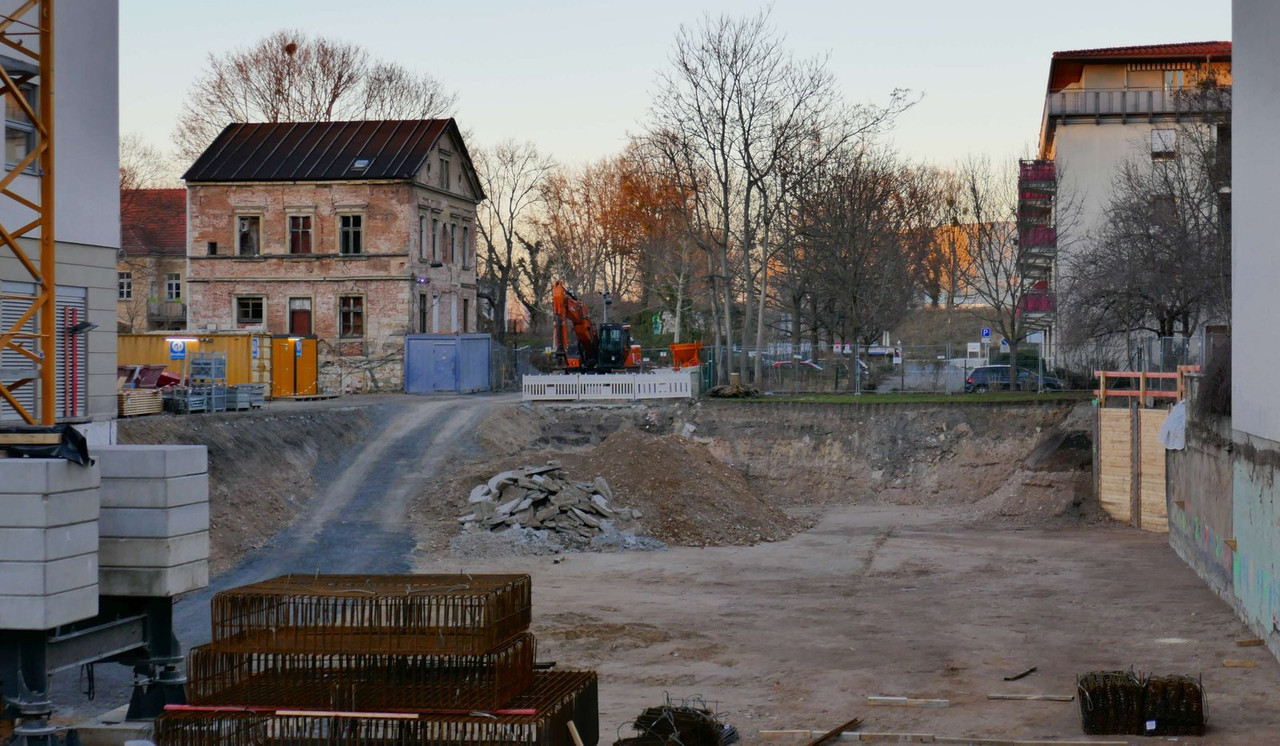 Bild: https://i.postimg.cc/s2tp1wwn/P1260624.jpg