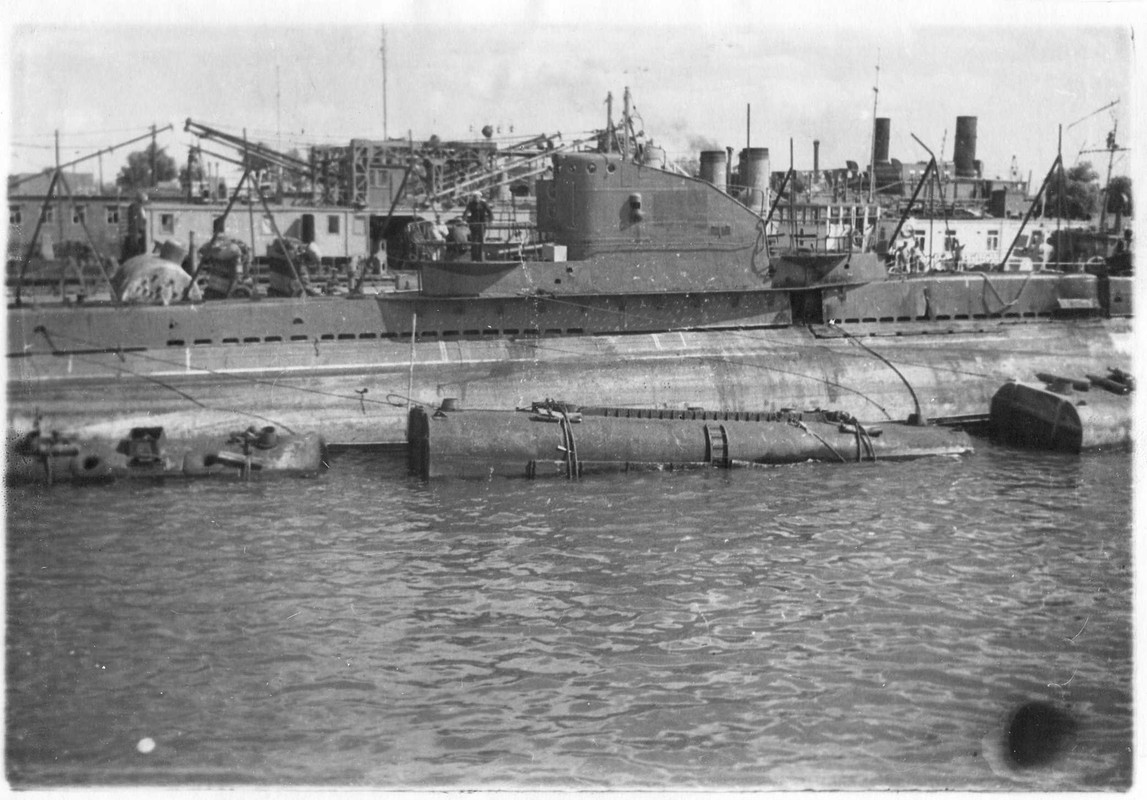 Щ-202 на разборке в Астрахани, август 1957г.