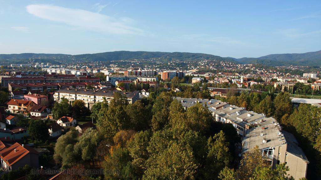 Antunovic-hotel-Zagreb-(15485984186).jpg