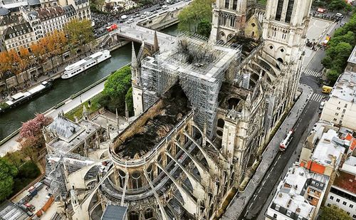 Notre Dame de Paris en feu 15 avril 2019 - Page 2 IMG-3238