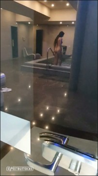 [Image: Voyeur30035104214.jpg]