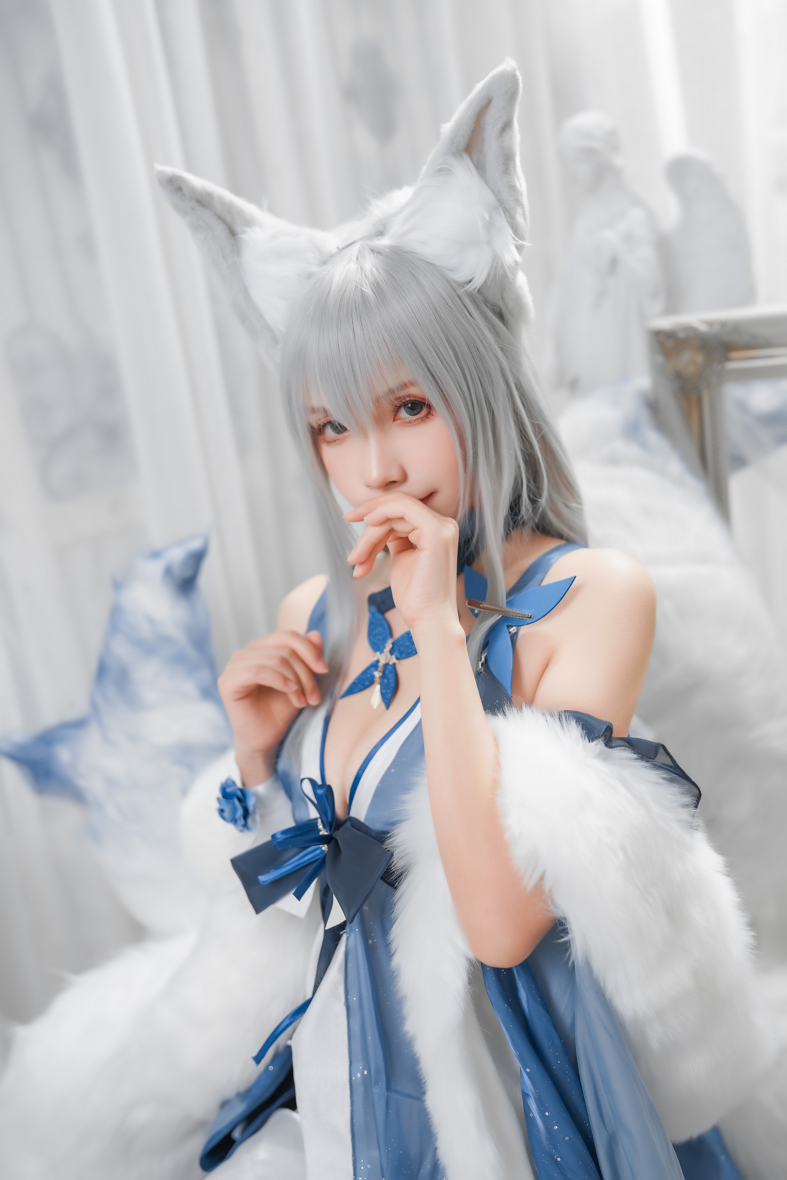 Neko-薇薇 信浓礼服 Cosplay 写真｜优雅风高清图集（30P｜74MB）插图1