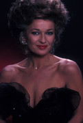 Stephanie-Beacham-a09