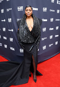 Taraji-PHenson-Cleavage26TIFF291