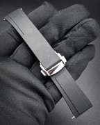 PXL 20260213 040609012 PORTRAIT ORIGINAL