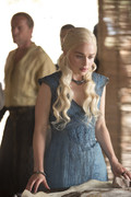 emilia-clarke-game-of-thrones-02