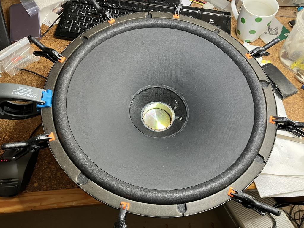 [Bild: Bass-Sicke-Klebung.jpg]