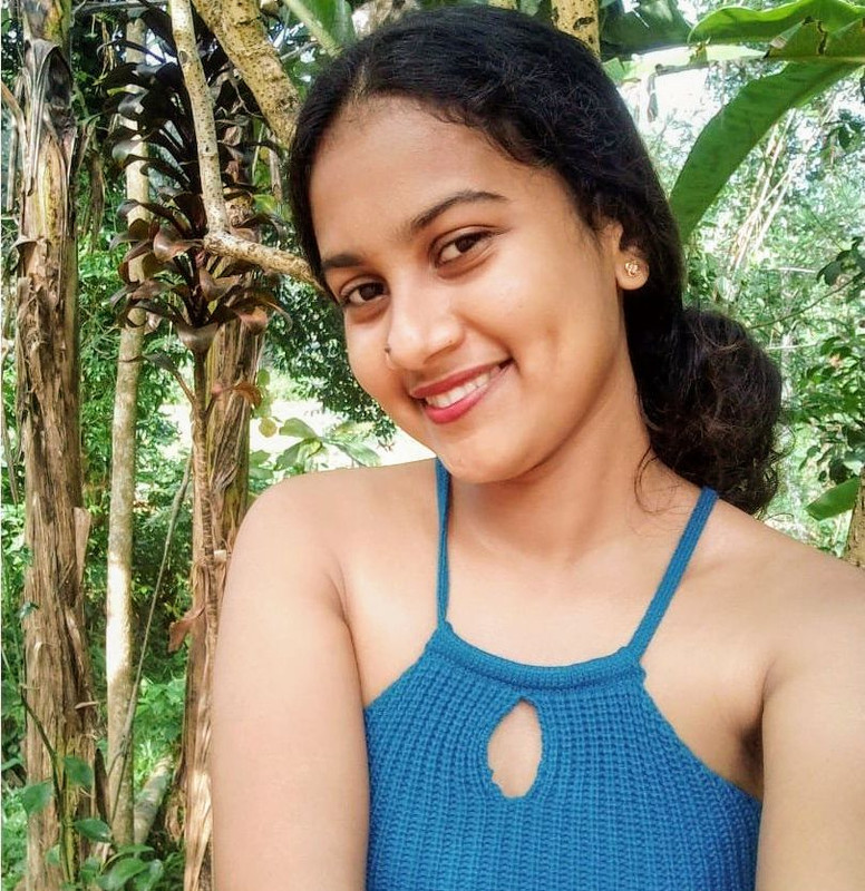 EXCLUSIVE CUTE & BEAUTIFUL BENGALI VILLAGE GF WITH EXCELLENT NATURAL BODY OUTDOOR BATHING & GIVING BLOWJOB