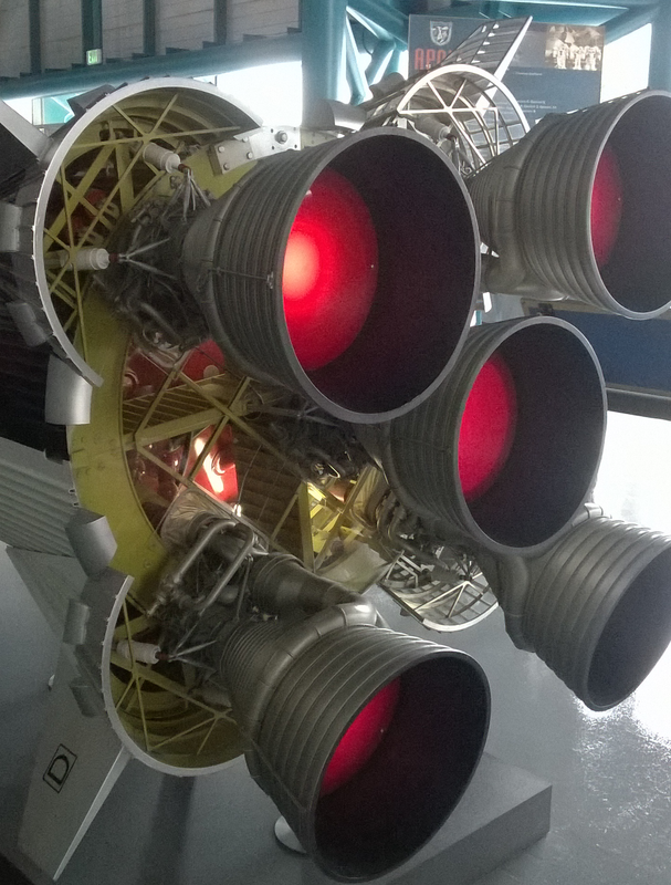 [Image: Apollo-Rocket8.png]