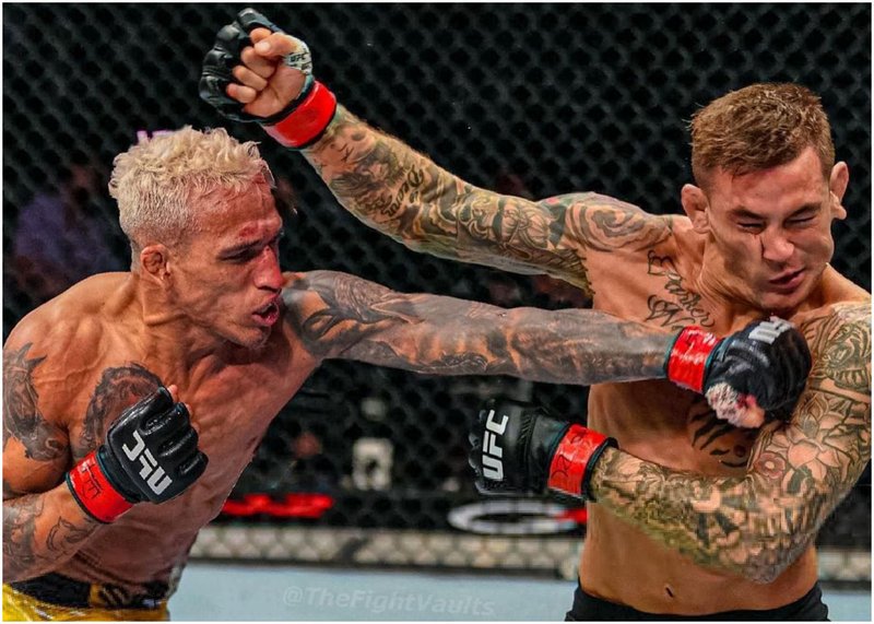 Чарлз Оливейра удуши Дъстин Порие и защити златото