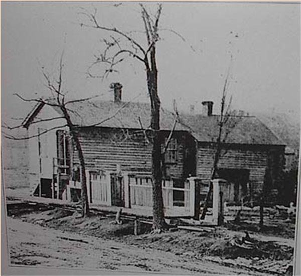 137-De-Koven-Street-Chicago-1871.jpg