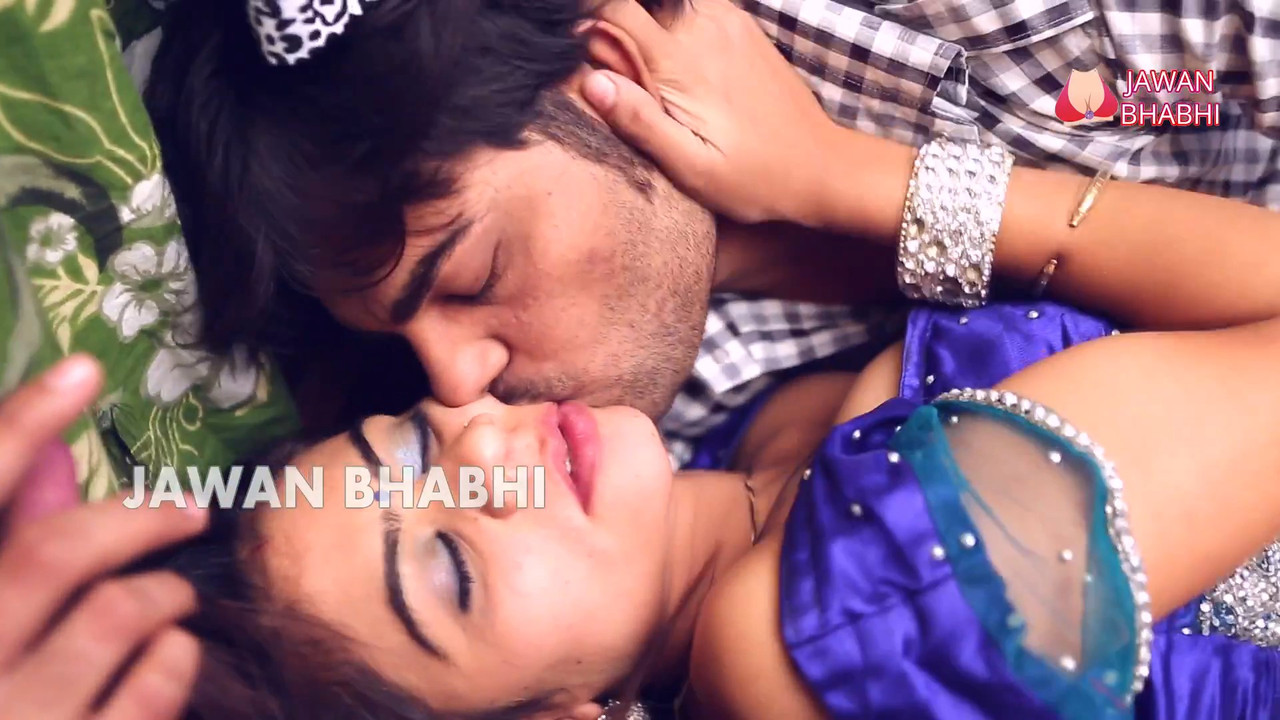 Garam Bhabhi Ki Bra Utari Tailor Ne.mp4_snapshot_04.43_[2021.09.25_15.51.55]