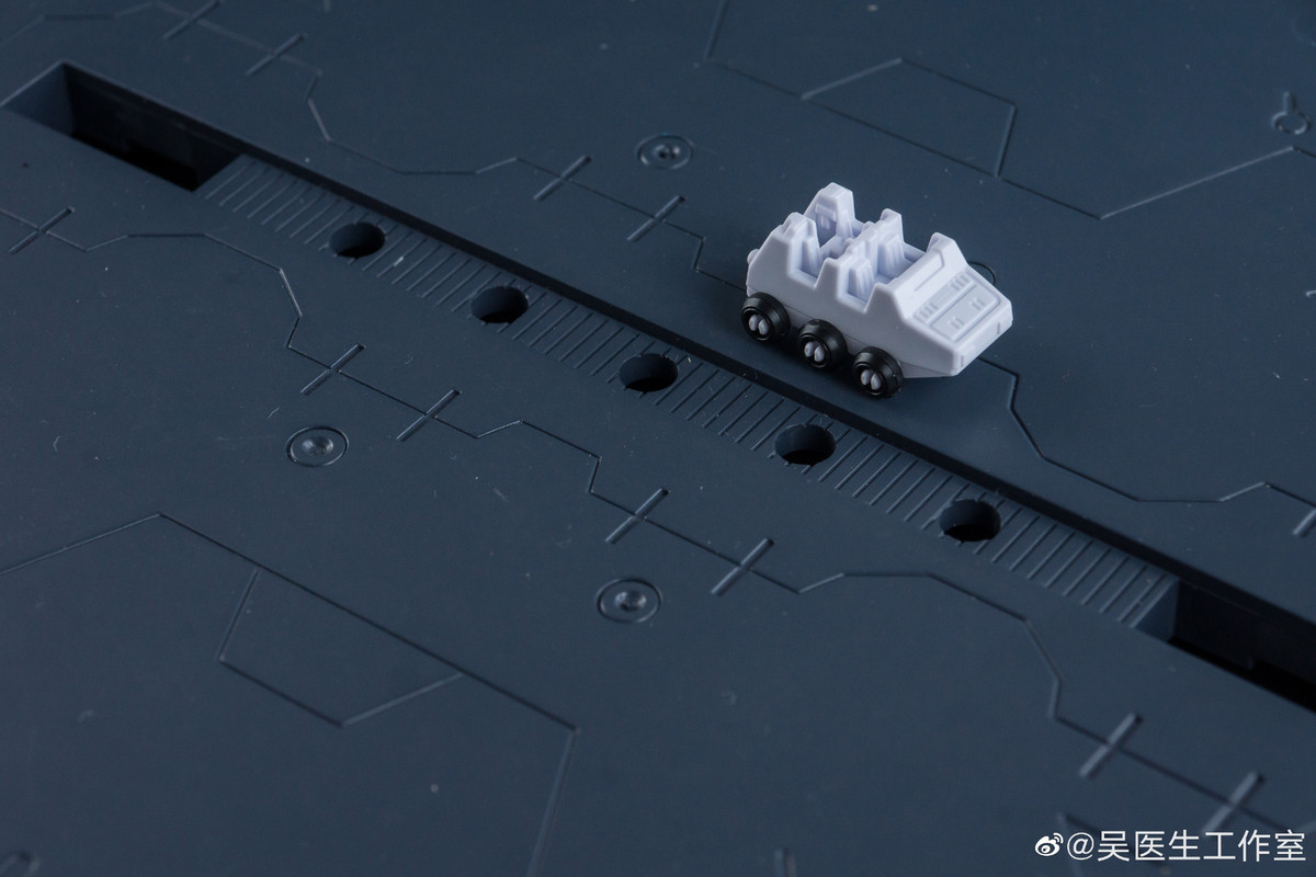 Dr-Wu-White-Hoodle-01