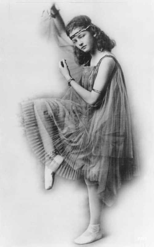 myrna_loy_mc62
