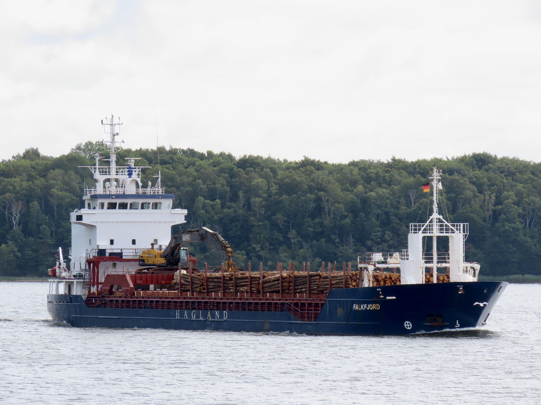 B1B1EAE1-8779-40A5-A9A7-2421A303F86D