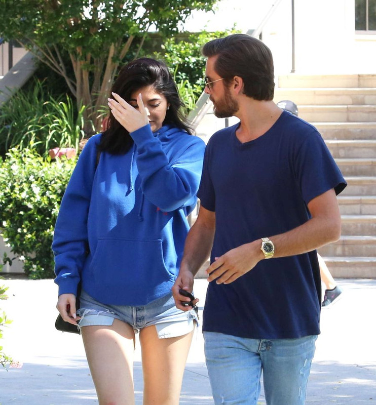 Kylie-Jenner-005