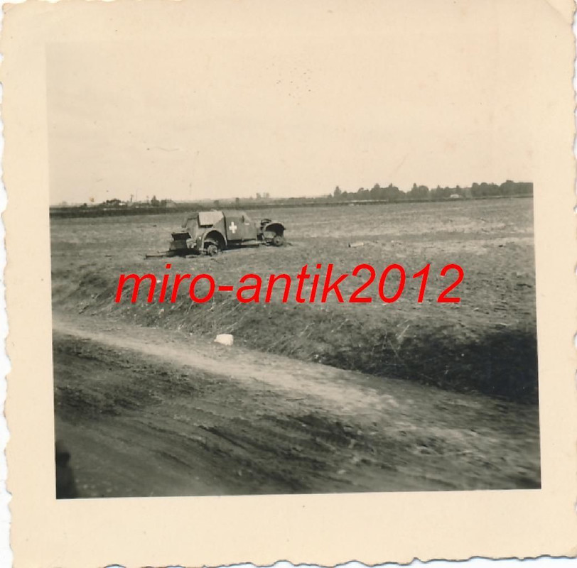 Foto, Wehrmacht, zerstörter gepanzerter Personen