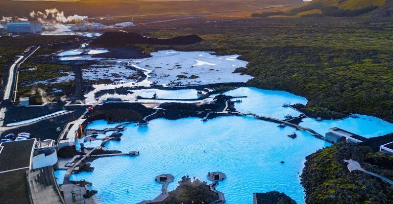 [Image: blue-lagoon-ijsland.webp]