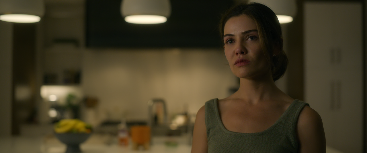 The.Waterfront.S01E03.Playing.with.Fire.2160p.10bit.NF.WEB-DL.DDP5.1.HEVC-Vyndros.mkv_snapshot_34.25