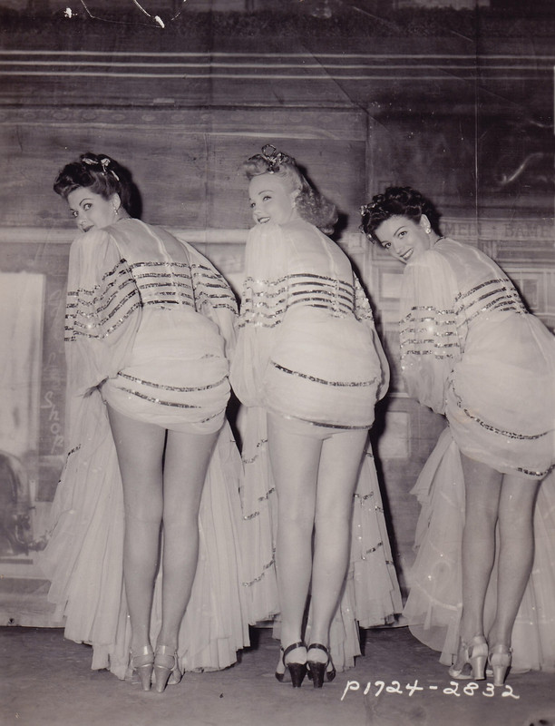 Yvonne_De_Carlo_b98