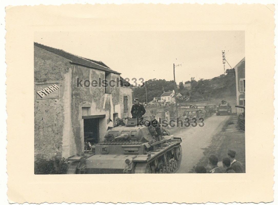 Panzer Iii Kolonne Tank Kommandant Im Turm Dom Postimages