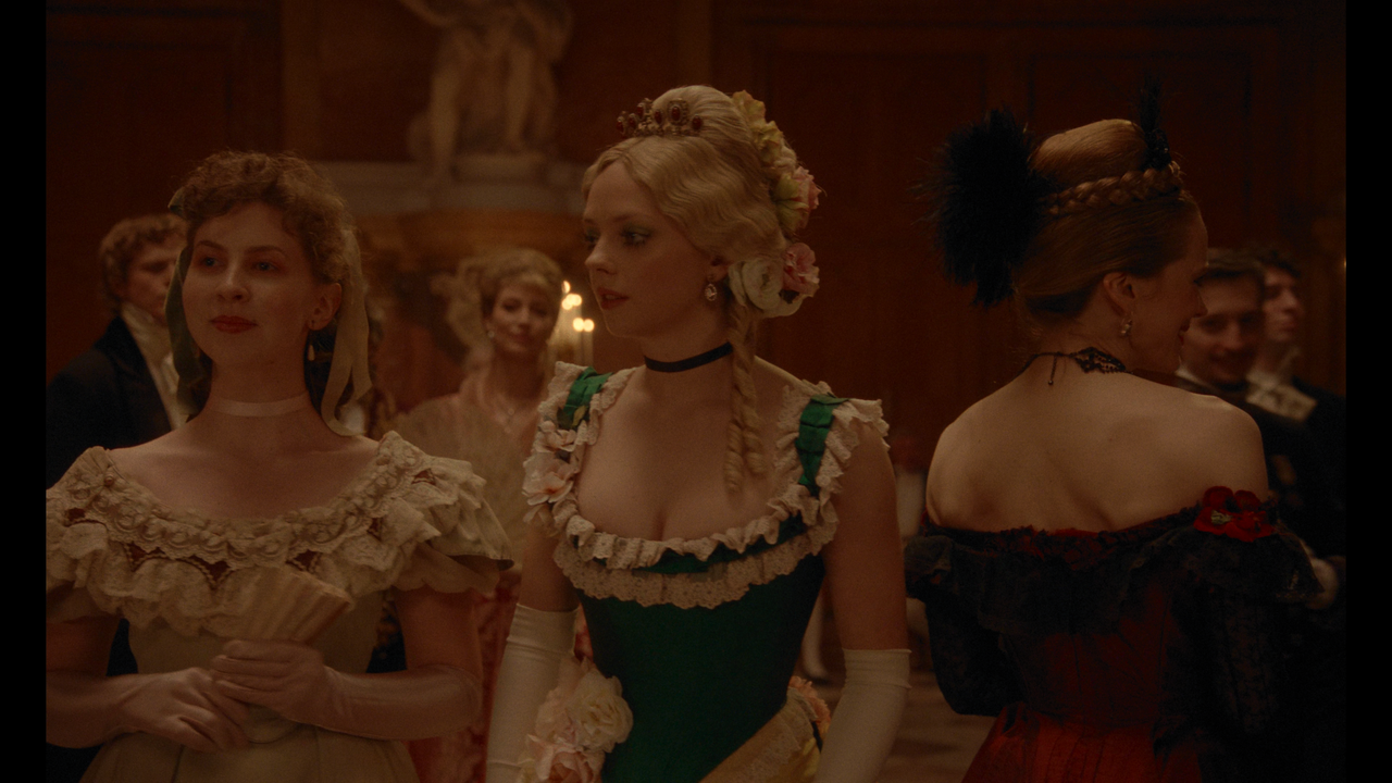 mpv-shot_The.Ugly.Stepsister.2025.2160p.UHD.BDRemux.HDR.DV.HEVC-Нечипорук_01_16_28_0008