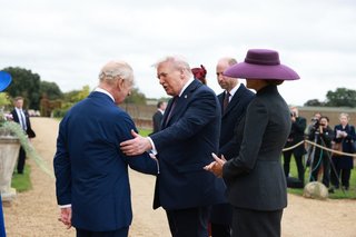 https://i.postimg.cc/sDSBWpC8/scale-1200.jpg
