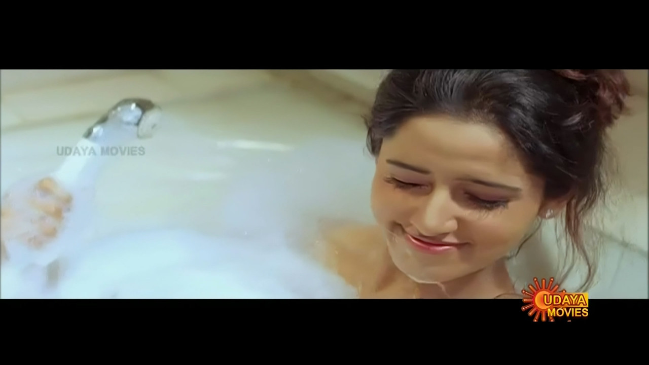 Durga Shetty Hot Song 1 SDTV Enhance.mp4_20240707_203213.088