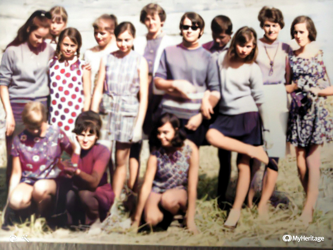 Фото1687 Шверин Хазенвинкель я сриди цветника просто прогулка по лесу.-Colorized-Enhanced