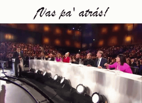 julia-morley-vas-pa-atra-s.gif
