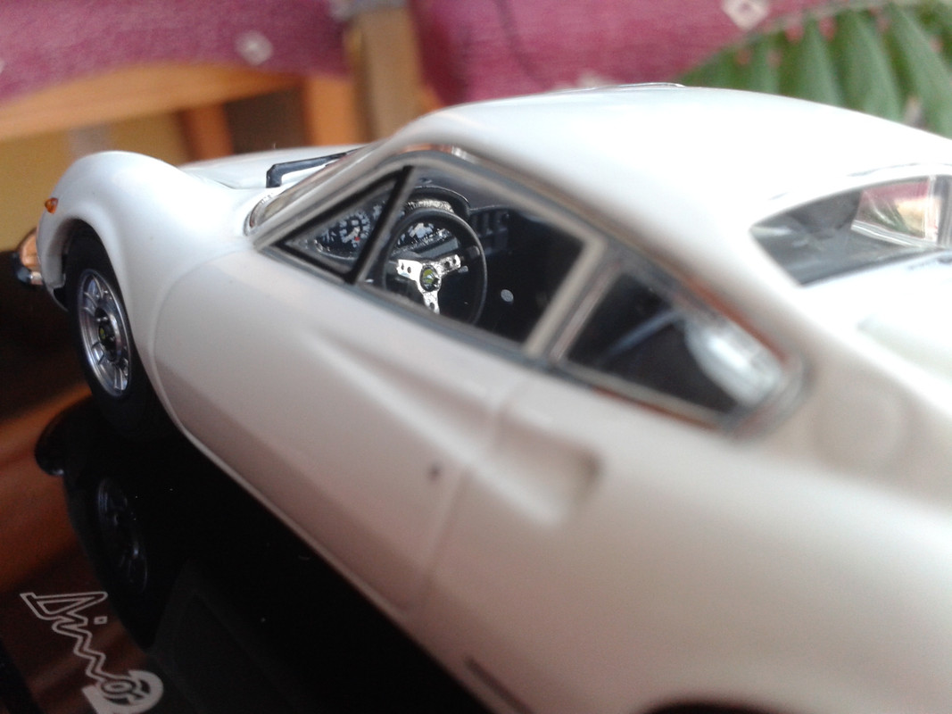 1969 Ferrari Dino 246 GT (Kyosho) (18)