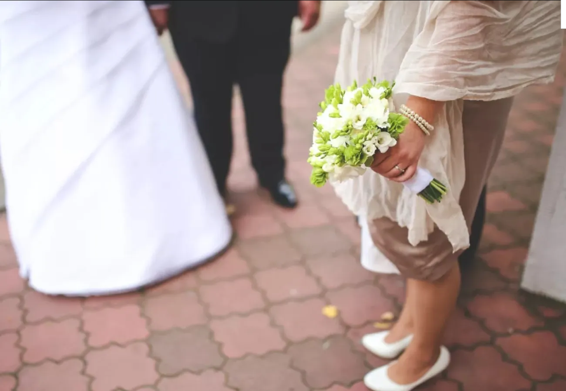 Hombre interrumpió una boda, porque el novio era el prometido de otra