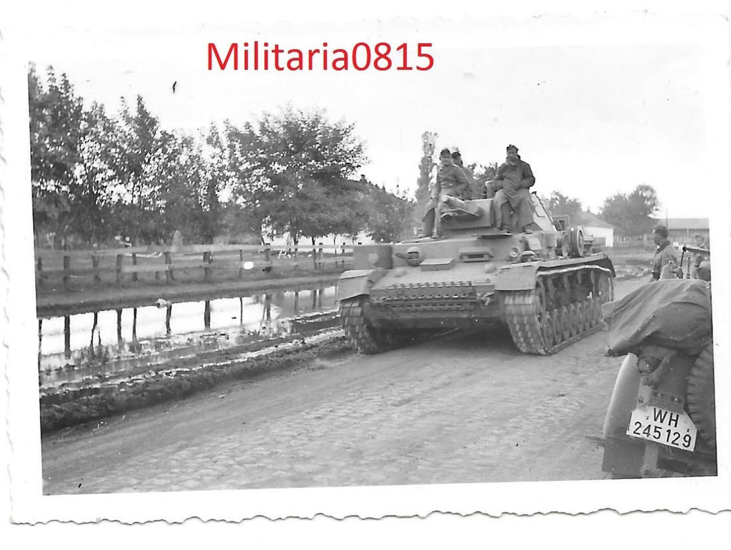 Rückzug Ostfront Panzer 4 mit Abgekämpften Front