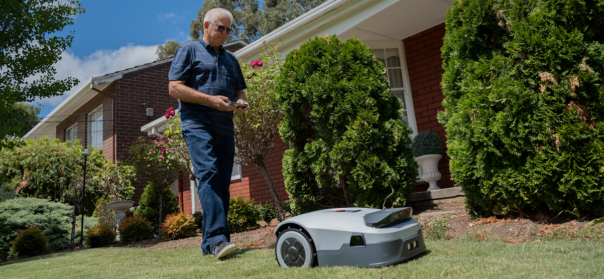 Anthbot Genie 800 im Garten
