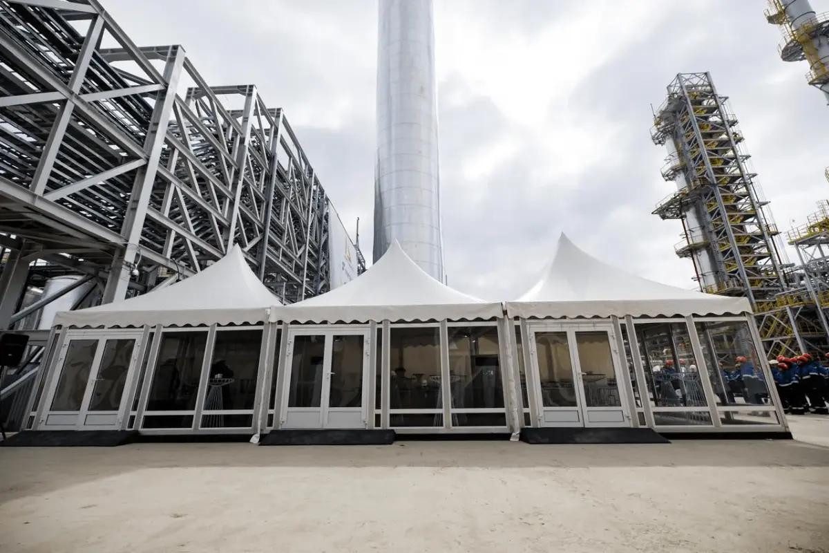 Стеклянные стеновые панели