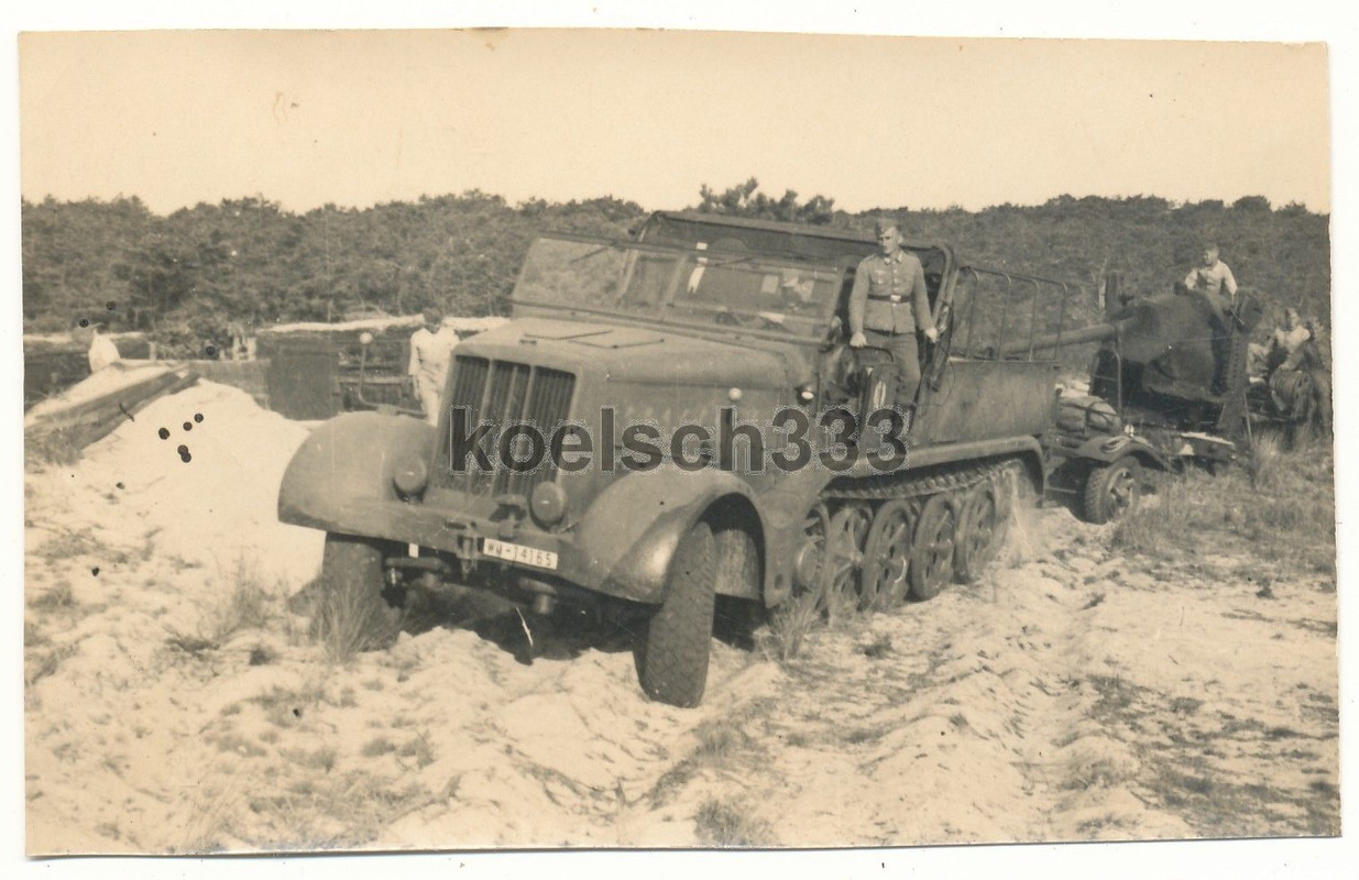 Foto Panzer Halbkette mit 8,8cm Flak Geschütz Ar